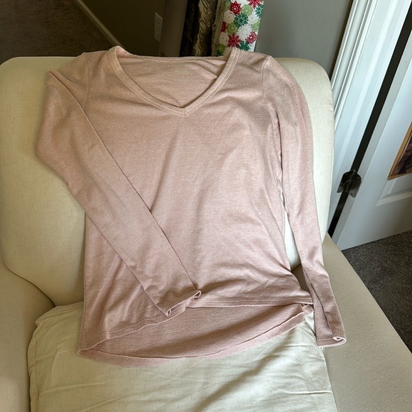 American Eagle v-neck long sleeve tee - Picture 1 of 2